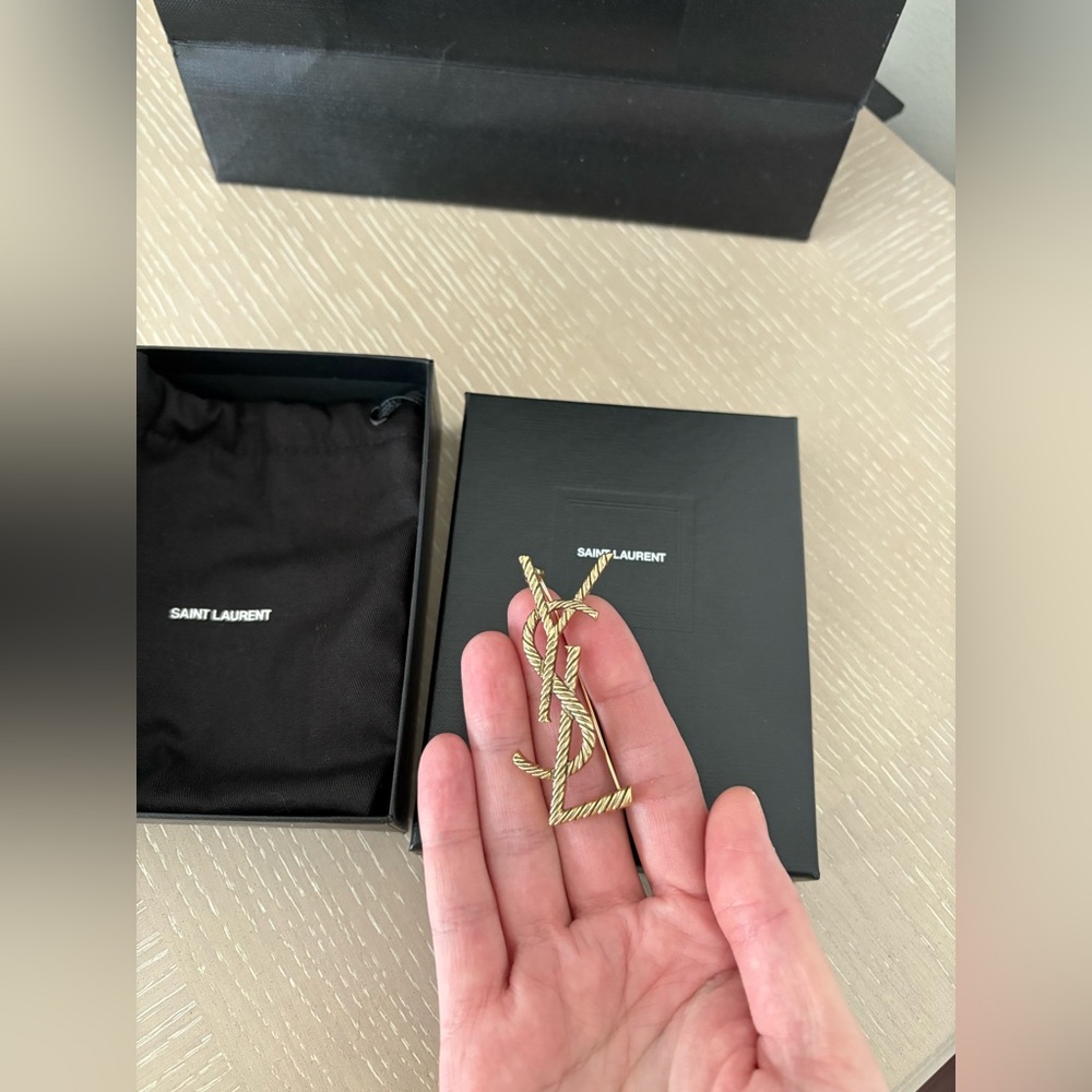 Saint Laurent Cassandre Brooch in Metal Gold Tone Wrapped Cord Texture YSL Logo - Picture 2 of 16